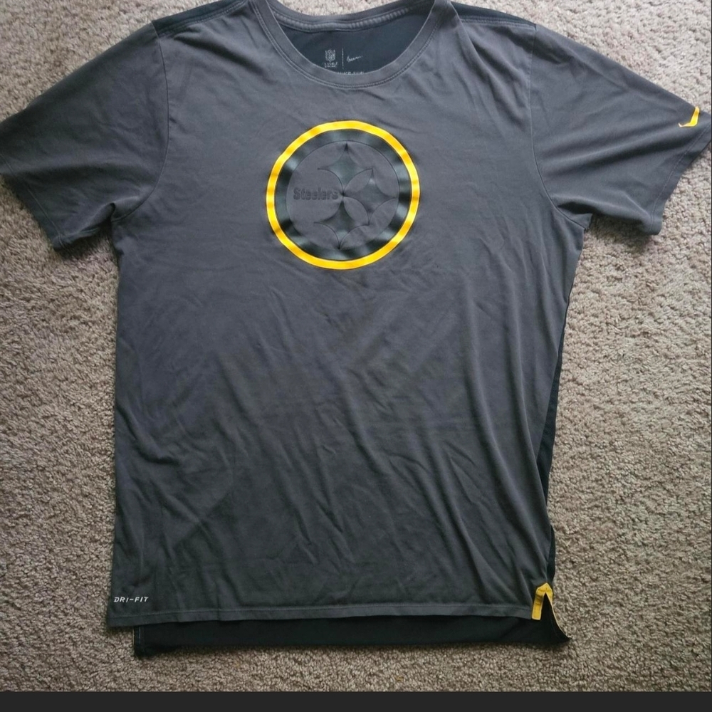 Nike Men's Charcoal Tee with Yellow Highlights